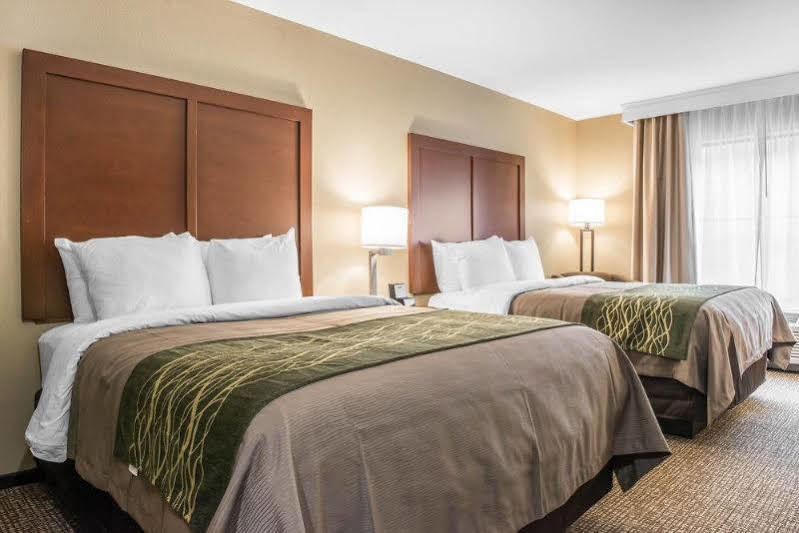 Comfort Inn & Suites Питтсбург Экстерьер фото