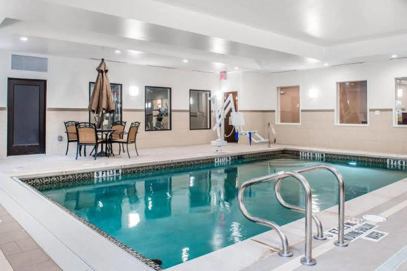 Comfort Inn & Suites Питтсбург Экстерьер фото